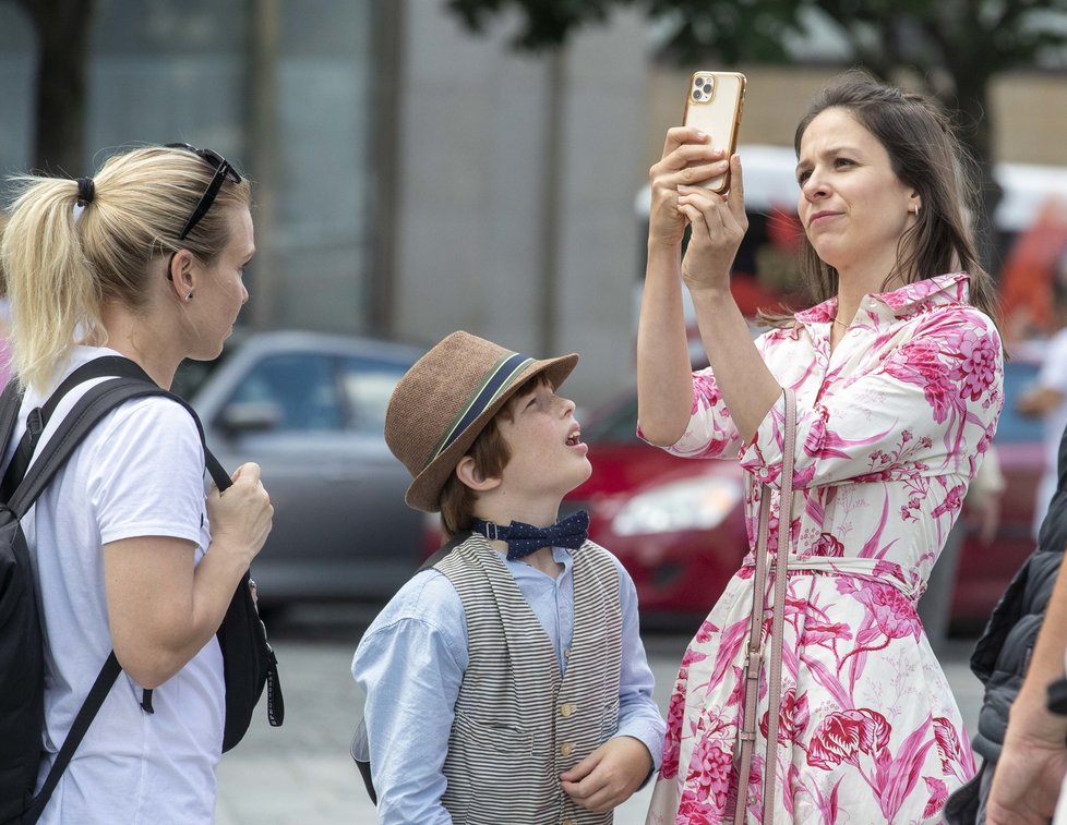 Veronika Khek Kubařová stíhala blejsknout i selfie nebo kontrola make-upu?