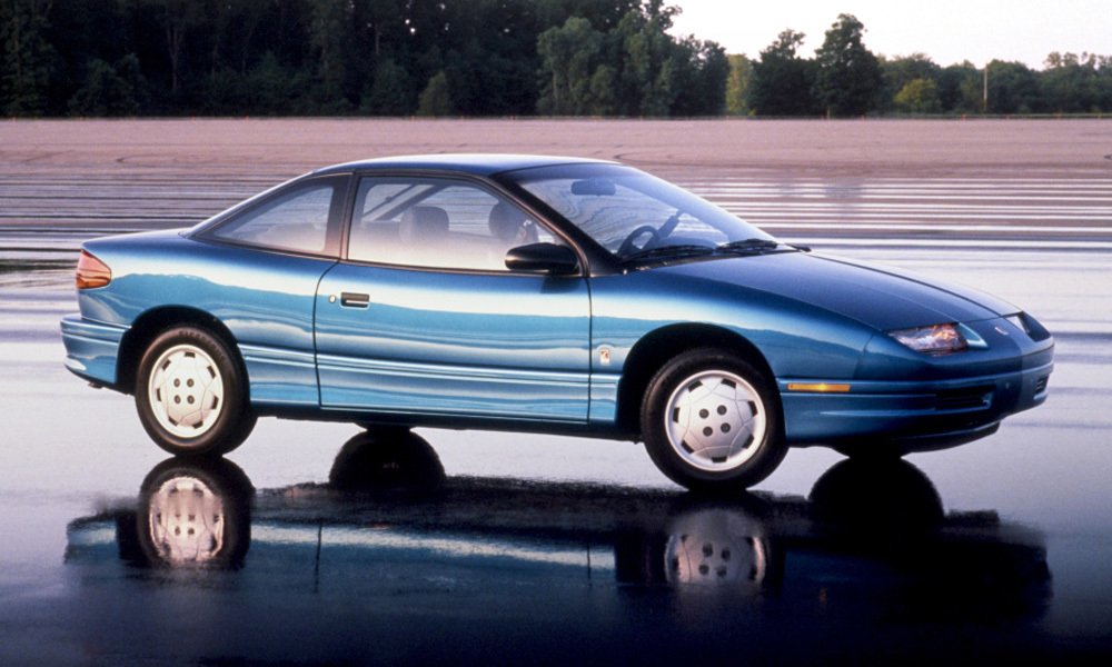 Dvoudveřové kupé Saturn SC1 mělo proti sedanu kratší rozvor (2520 mm) a bylo dlouhé 4399 mm.