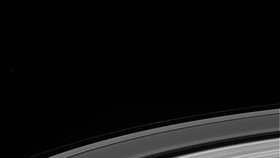 Unikátní snímky Saturnu pořízené sondou Cassini