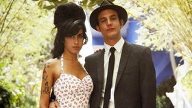 V domě Amy Winehouse řádil zloděj: Udělal škodu za tři miliony