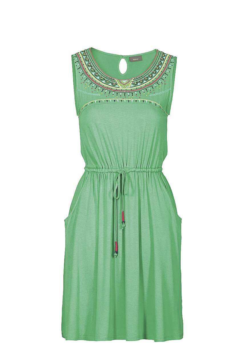 Svěží zelené, možná až limetkové šaty s vyšívaným výstřihem budou slušet vašim ženským tvarům. 398 Kč, C&A