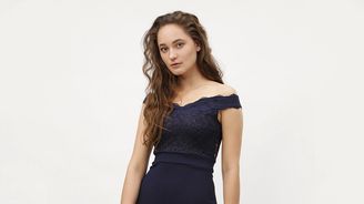 Plesové šaty 2019: Krásné koupíte i v konfekci do 2 tisíc korun!