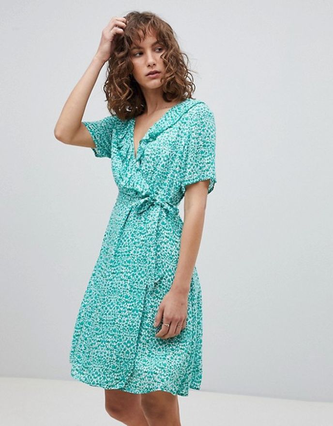 Suncoo, 137 eur, prodává Asos.com