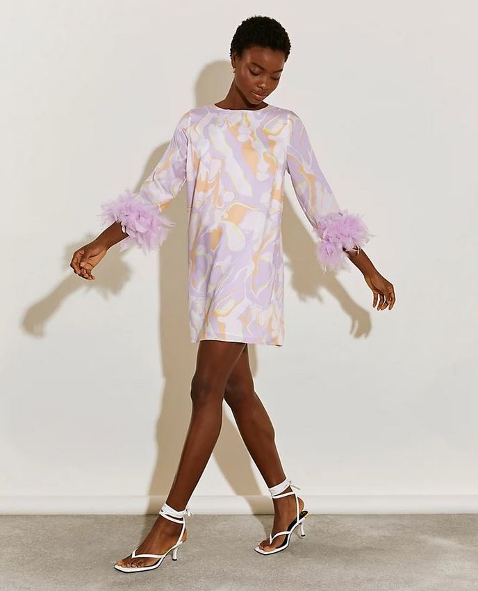 Mini šaty s peřím, River Island, 50 GBP Mini šaty s peřím, River Island, 50 GBP