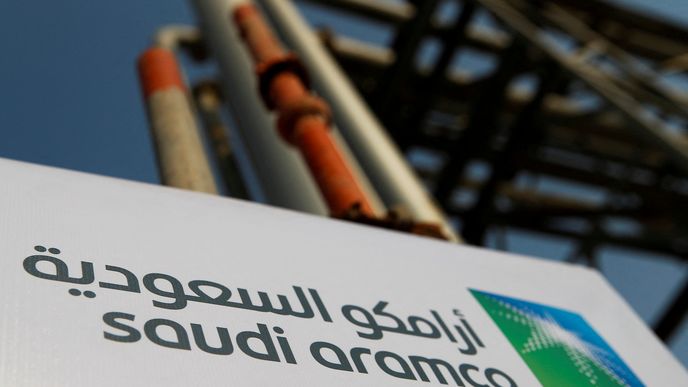 Nováčkem žebříčku je energetická společnost Saudi Aramco.