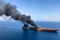 Tankery poškozené výbuchy dorazily k Emirátům. Jedna posádka je zpět na lodi