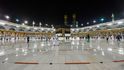 Do Mekky přijíždějí účastníci letošní muslimské poutě. Letos kvůli koronaviru povolení jenom 10 000 lidí, kteří v království žijí. Normálně se pouti účastní až dva miliony lidí. Pouť provází bezpečnostní a hygienická opatření. Do Mekky přijíždějí účastníci letošní muslimské poutě. Letos kvůli koronaviru povolení jenom 10 000 lidí, kteří v království žijí. Normálně se pouti účastní až dva miliony lidí. Pouť provází bezpečnostní a hygienická opatření.