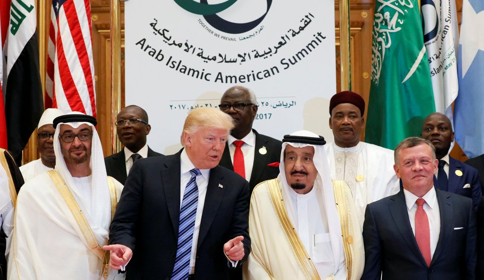 Saúdský král Salmán s prezidentem Trumpem