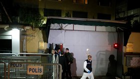 Turci prohledali saúdskou ambasádu kvůli možné vraždě nezvěstného novináře (18.10.2018)