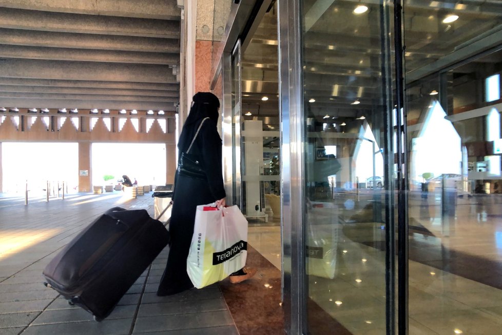 Hotely v Saúdské Arábii ubytují nyní i samostatně cestující ženy, a to jak cizinky, tak Saúdky (ilustrační foto)