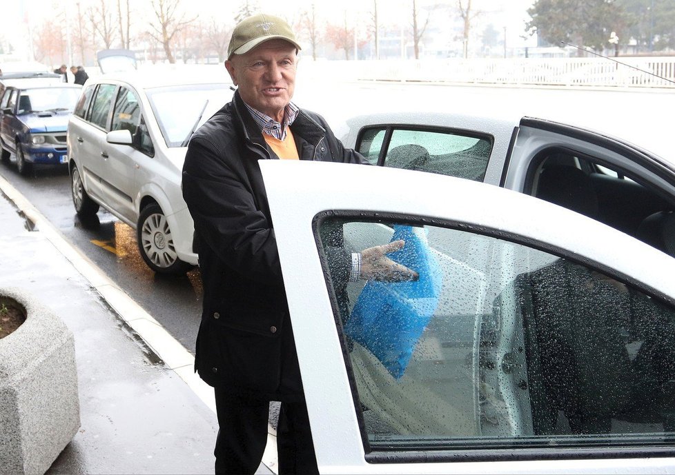 Zemřel srbský folkový zpěvák Šaban Šaulić. Byl miláčkem národa