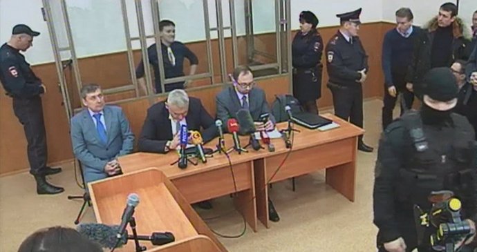 Ukrajinka Savčenková v pondělí 21. března u soudu
