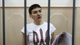 Ukrajinská pilotka Nadija Savčenková u soudu