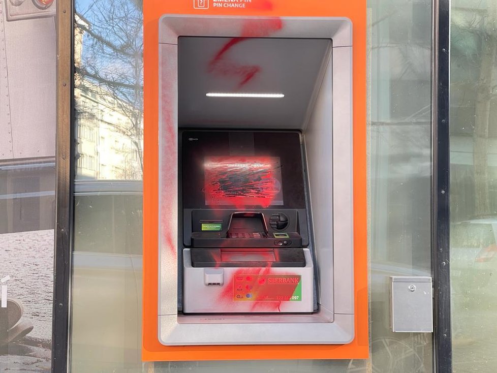 Bankomat pobočky Sberbank v Praze 5 na Smíchově