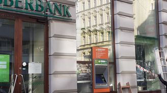 Komerční banka za dva dny vyplatila klientům Sberbank 40 procent vkladů