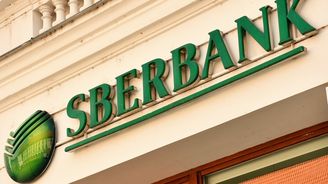 Sberbank vrhla na trh miliardový balík špatných půjček. Poperou se o ně vymahači