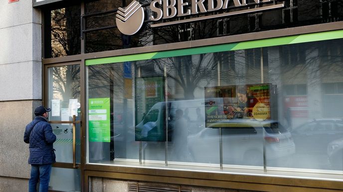 První věřitelé obdrží peníze ze Sberbank v polovině příštího roku.