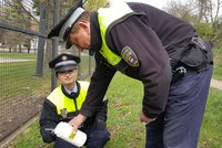 Feťáků v Brně přibývá! Strážníci nasbírali stovky jehel a stříkaček!