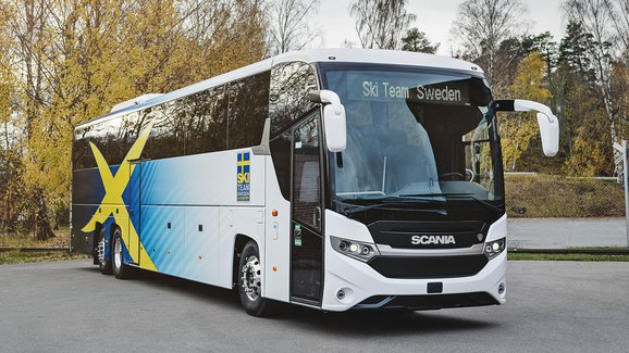 Scania představuje nový autobus pro švédský tým běžců na lyžích