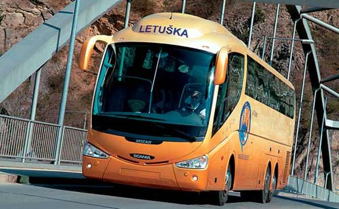 Futuristická Scania Irizar jezdí také v Čechách