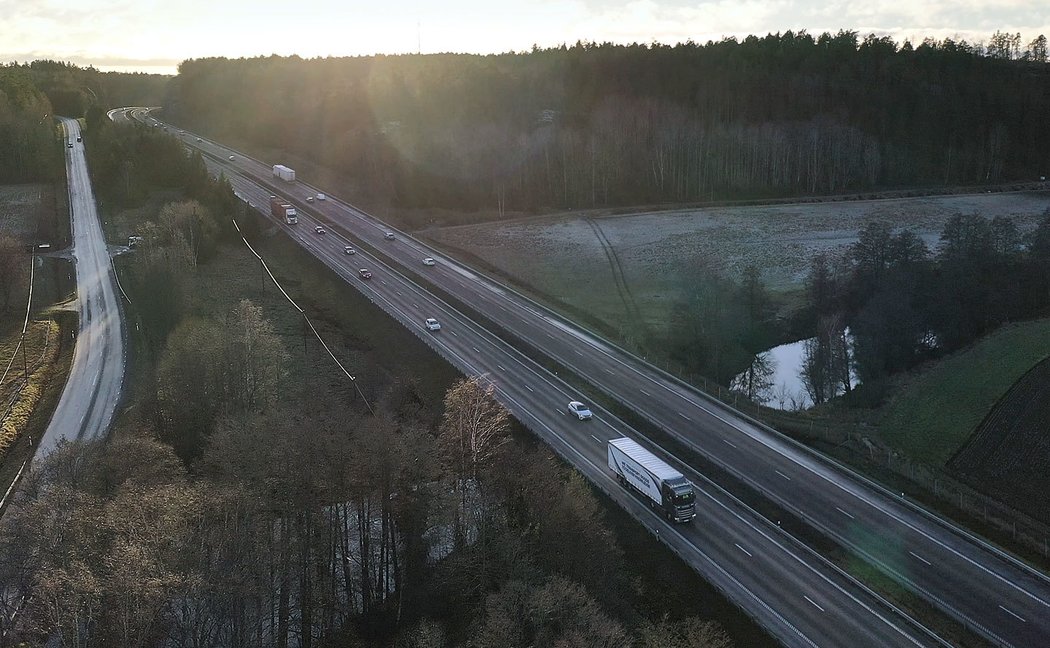 Scania získala povolení k testování autonomních nákladních vozidel stupně 4 na dálnici