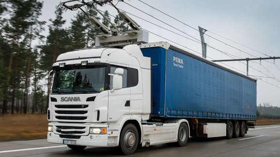 Scania věří ve využití elektřiny (+video)