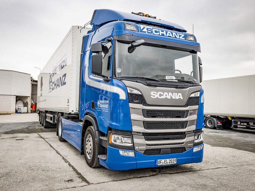 Spedition Schanz a Scania na elektrifikované dálnici v Německu