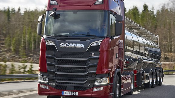 Scania uvádí novou generaci svých motorů V8 