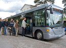 Koncept hybridního autobusu (bioetanol + elektřina) se vyznačuje všemi čtyřmi koly řízenými