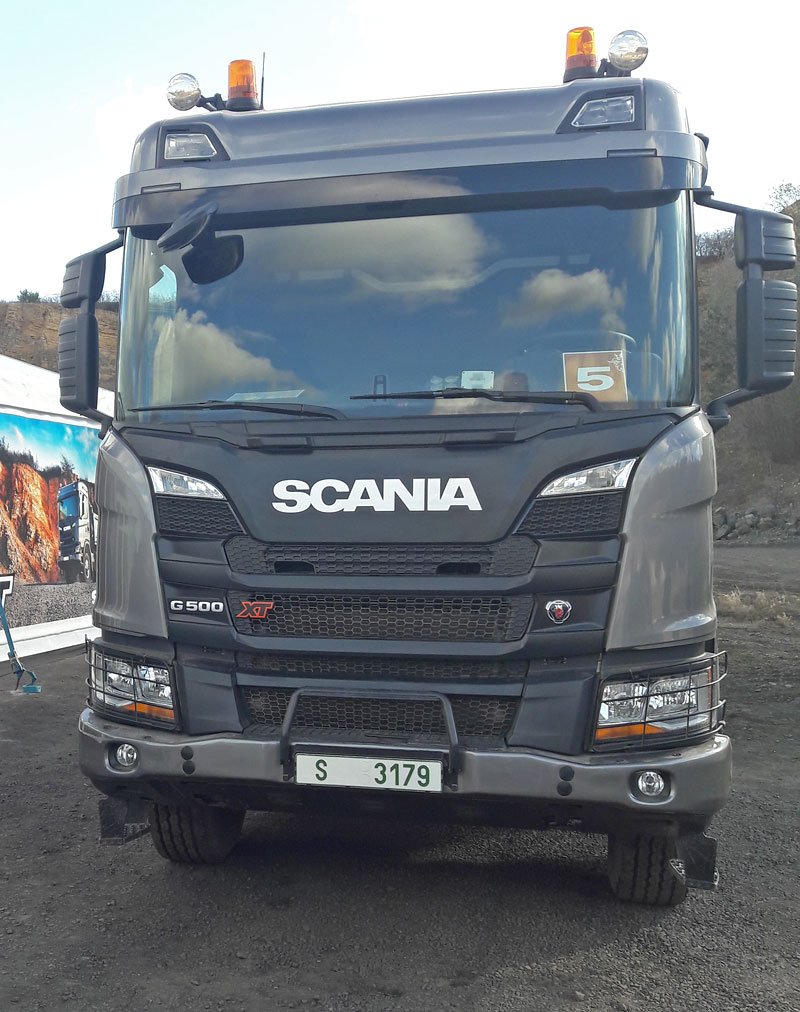 Scania v kamenolomu