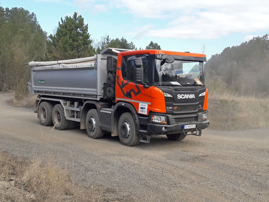 Scania v kamenolomu