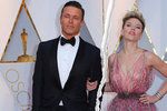 Na Oscarech byli ještě spolu, teď se ale Scarlett Johansson a Romain Dauriac rozvádějí.