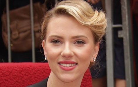 Scarlett má svou hvězdu na "chodníku slávy" v Hollywoodu.