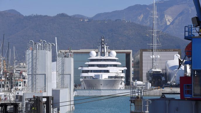 Jachtu Scheherazade úřady zadržují v přístavu Marina di Carrara