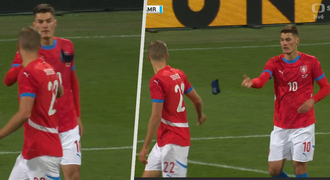 Schick se vysmál Součkovi: Cirkus s páskou Schick se vysmál Součkovi: Cirkus s páskou