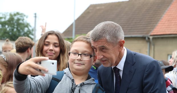 Komentář: Čapí hnízdo vám dává křídla. Případným osvobozením zabije Babiš několik much najednou