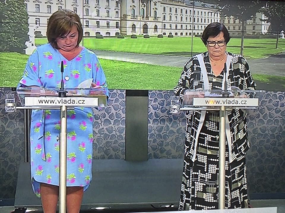 Ministryně Alena Schillerová a Marie Benešová na tiskové konferenci Úřadu vlády