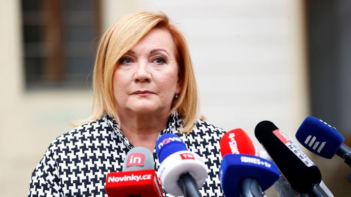 Staronová ministryně financí Alena Schillerová (ANO) postrádá v návrhu rozpočtu na příští rok 96 miliard korun. Staronová ministryně financí Alena Schillerová (ANO) postrádá v návrhu rozpočtu na příští rok 96 miliard korun.