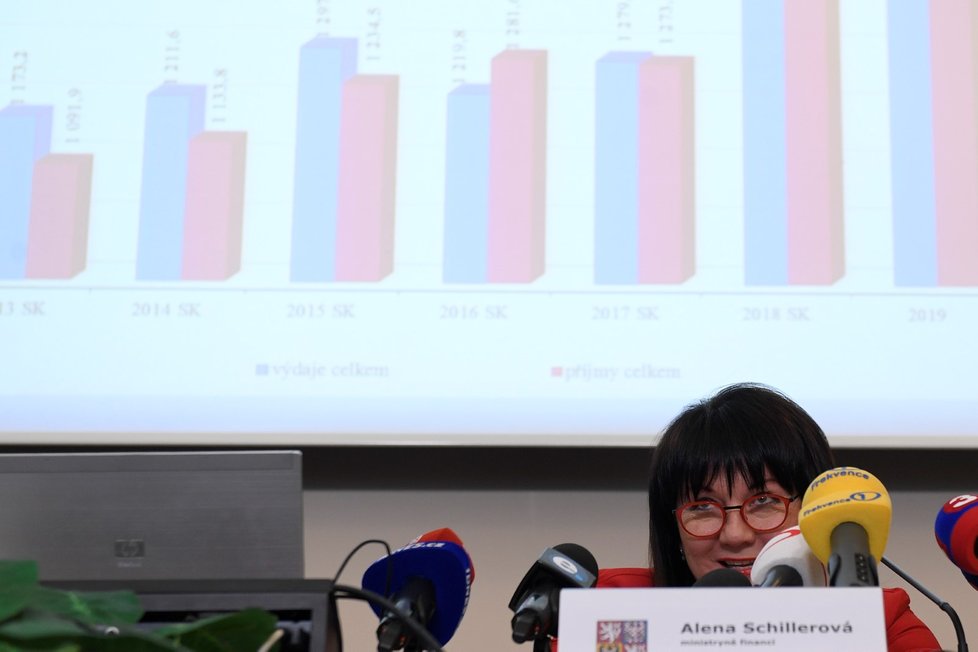 Ministryně financí Alena Schillerová vystoupila v Praze na tiskové konferenci k výsledkům státního rozpočtu za rok 2018 (3. 1. 2019).