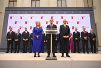 Premiéra Babišovy nové vlády: Na stole paušály živnostníků, snížení ceny elektřiny i migrace