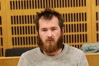 Trest pro vraha, který si z Bohnic odskočil za společnicí a drogami: Vězení a vyhoštění z Česka!