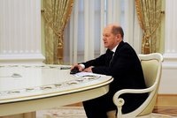ONLINE: Telefonáty s Putinem? Nesou se vždy v přátelském duchu, prohlásil Scholz