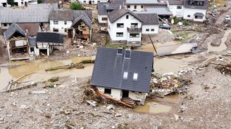 Ničivé záplavy na západě Evropy si již vyžádaly přes 180 obětí