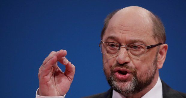 „Horní hranice pro uprchlíky nebude.“ Schulz jde jednat o vládě s Merkelovou