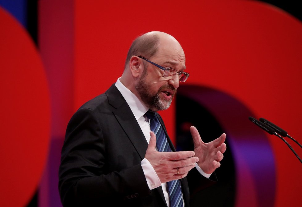„Se sociálnědemokratickou stranou nebude v žádném případě žádná horní hranice pro uprchlíky,“ zdůraznil Schulz.