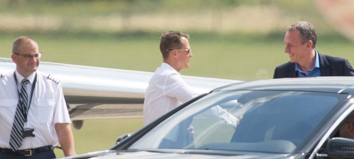 Michael Schumacher přijel do Česka v utajení a bez davů na letišti
