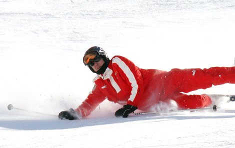 Michael Schumacher už spadl na lyžích několikrát. Takto v roce 2006.
