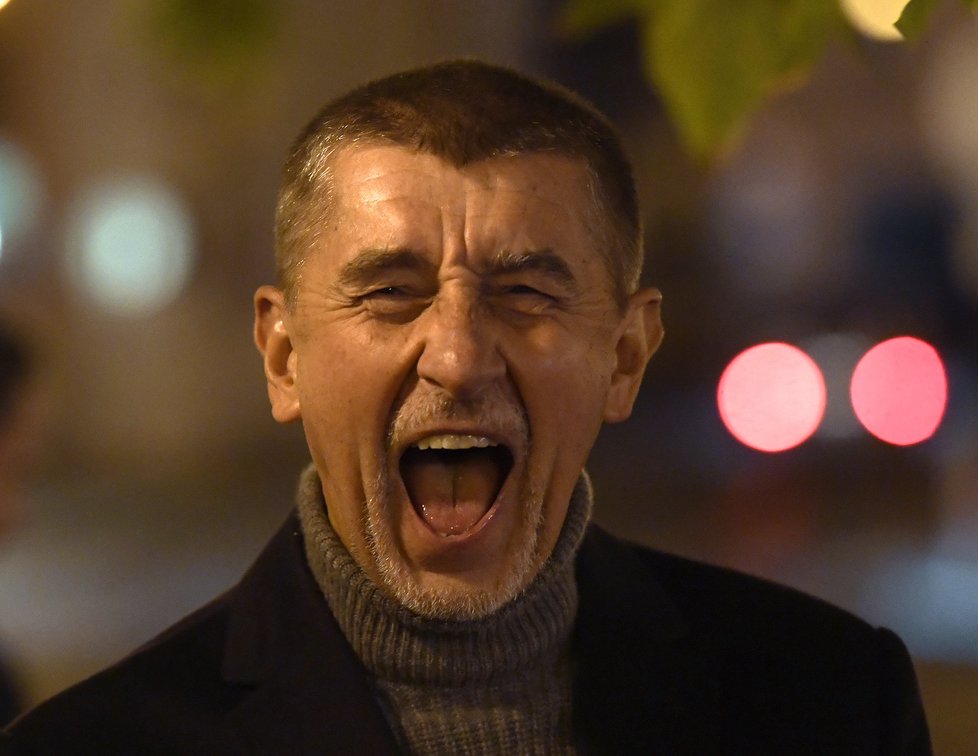 Schůzka ANO a ČSSD: Vysmátý Andrej Babiš