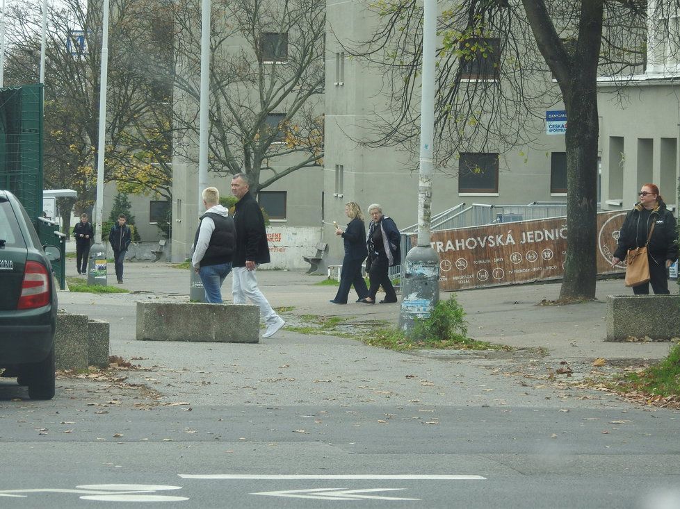 U strahovských kolejí se sešli představitelé pražských taxislužeb.