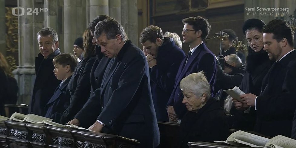 Pohřeb Karla Schwarzenberga: Děti a vnuci. (9. 10. 2023)